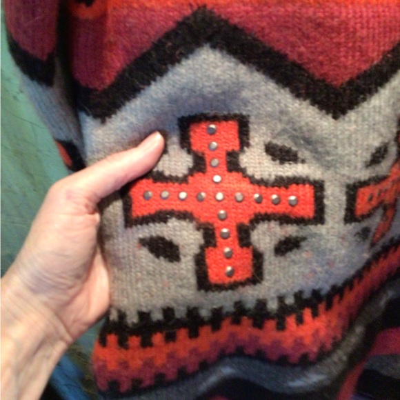 NEw! Eleven Paris pullover - Picture 2 of 7